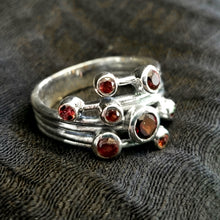 Load image into Gallery viewer, Garnet ring (size 8.5)