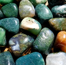Load image into Gallery viewer, Moss agate (tumbled)
